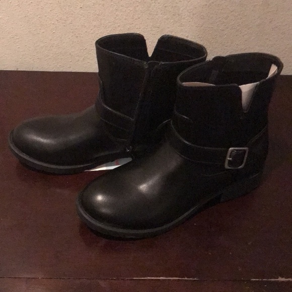 Cat & Jack Other - Girls boots new size 5